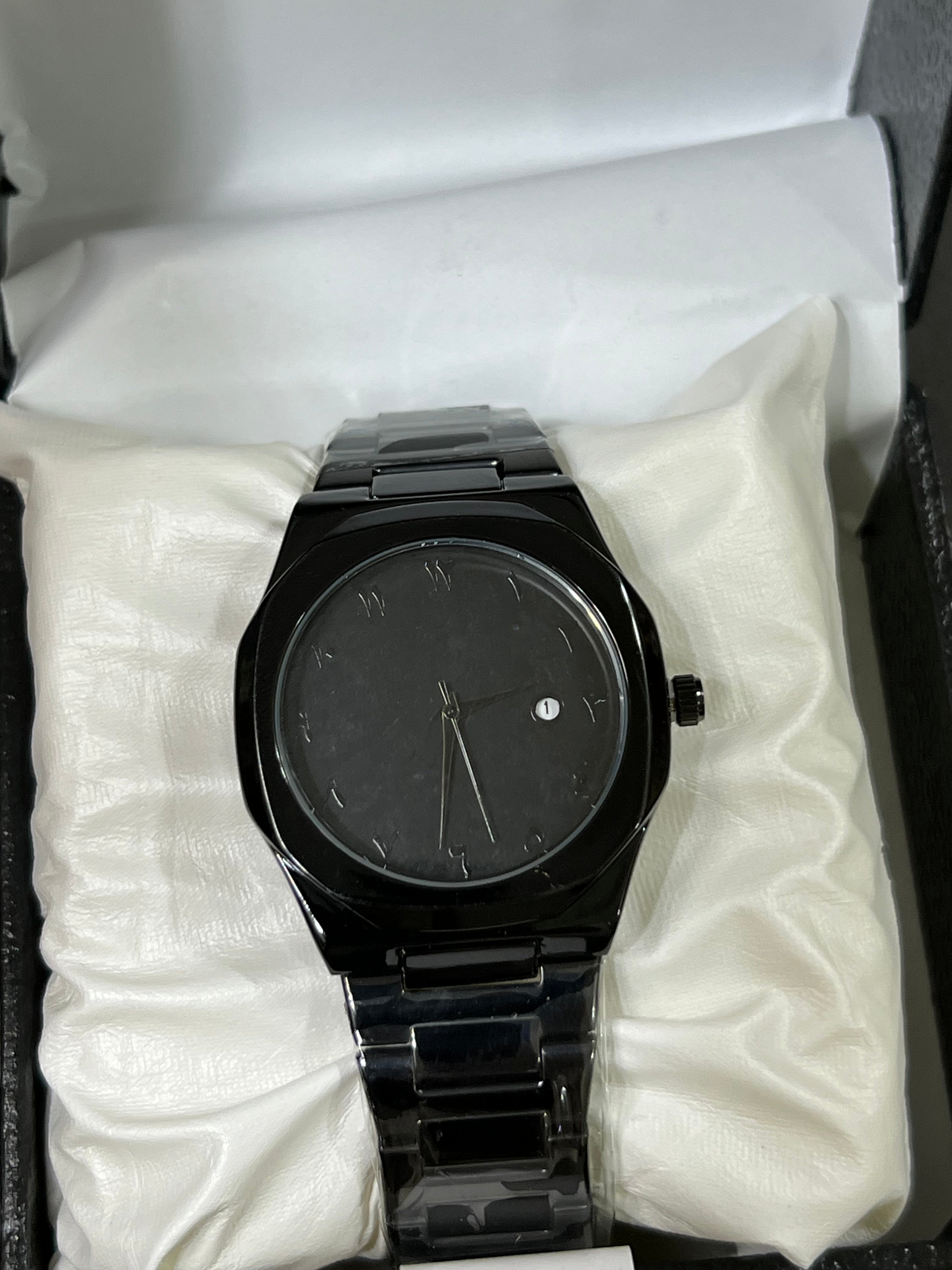 Black Aura watch